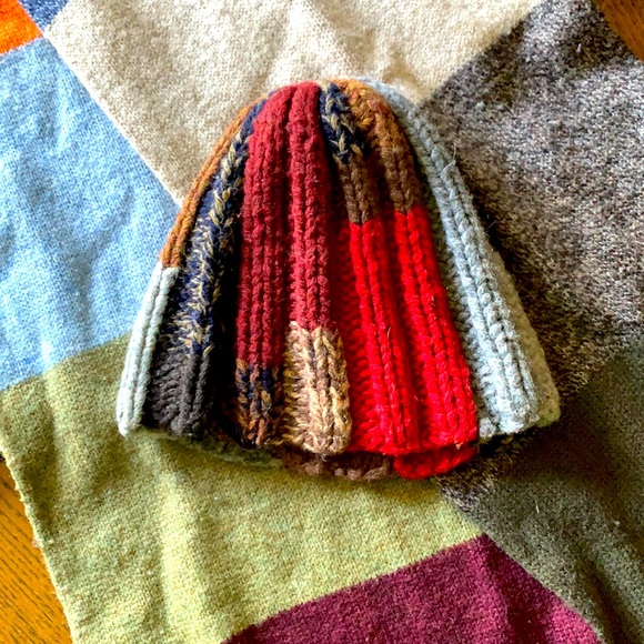 Hat & Scarf - Picture 1 of 2